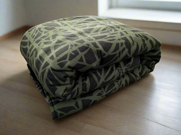 Bamboo Grid Green/Black Plush Velvet Throw Blanket