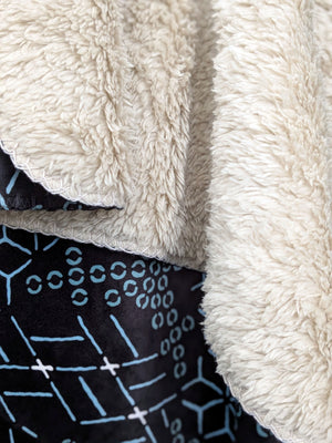 Sherpa Blanket - Zig Zag (Teal/Blue/White)